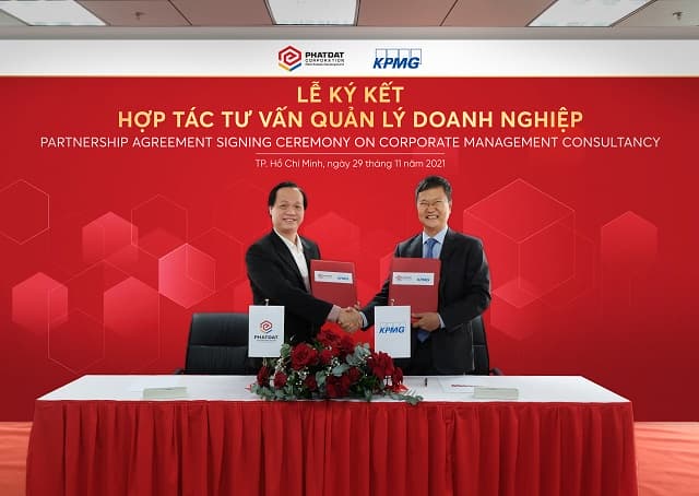 Phat Dat Real Estate Development Corporation and KPMG have successfully signed the partnership agreement on corporate management consultancy