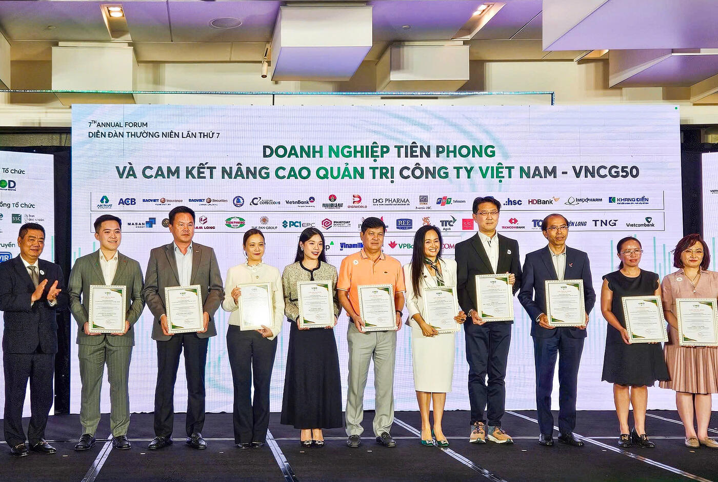 PDR Top 50 Doanh nghiep thuc hanh quan tri cong